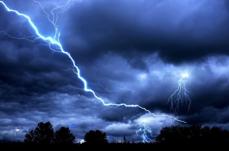 ⚡️雷で悪化する喘息（雷雨喘息）について⚡️のアイキャッチ画像